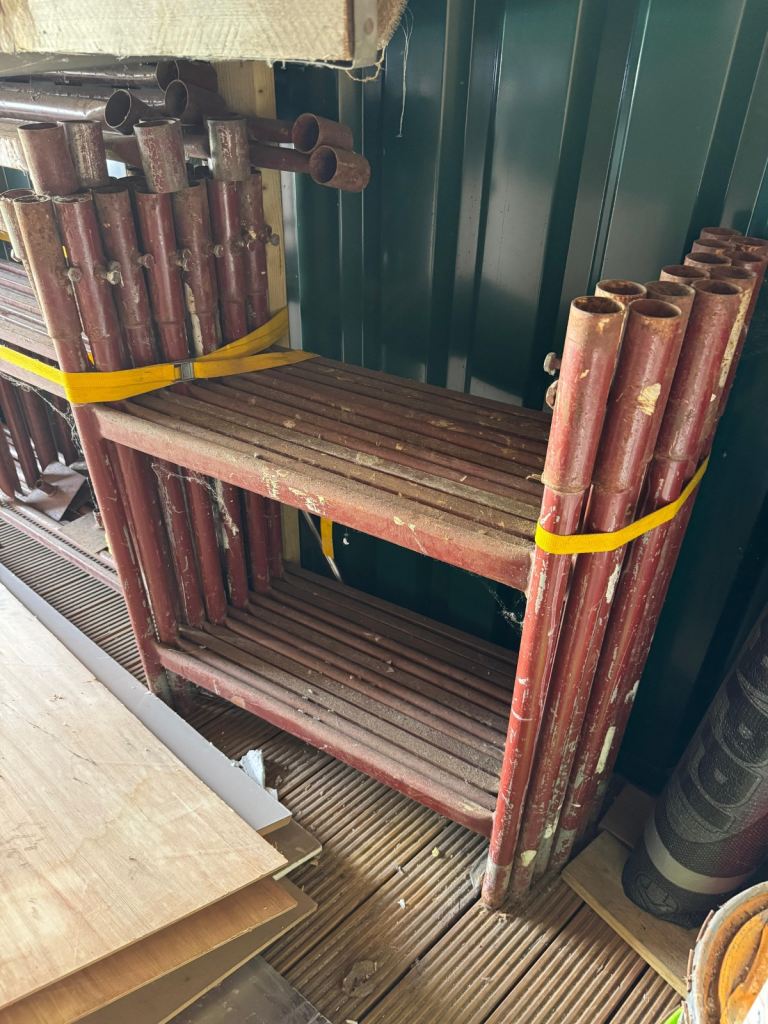 Steel scaffold tower 