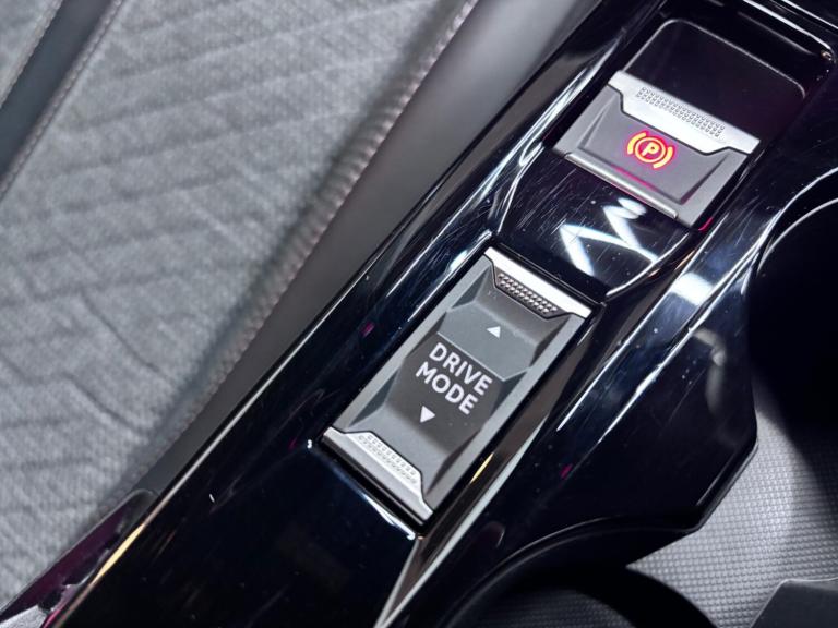  Peugeot 2008 1.2 PureTech Allure EAT Euro 6 (s/s) 5dr Petrol Automatic