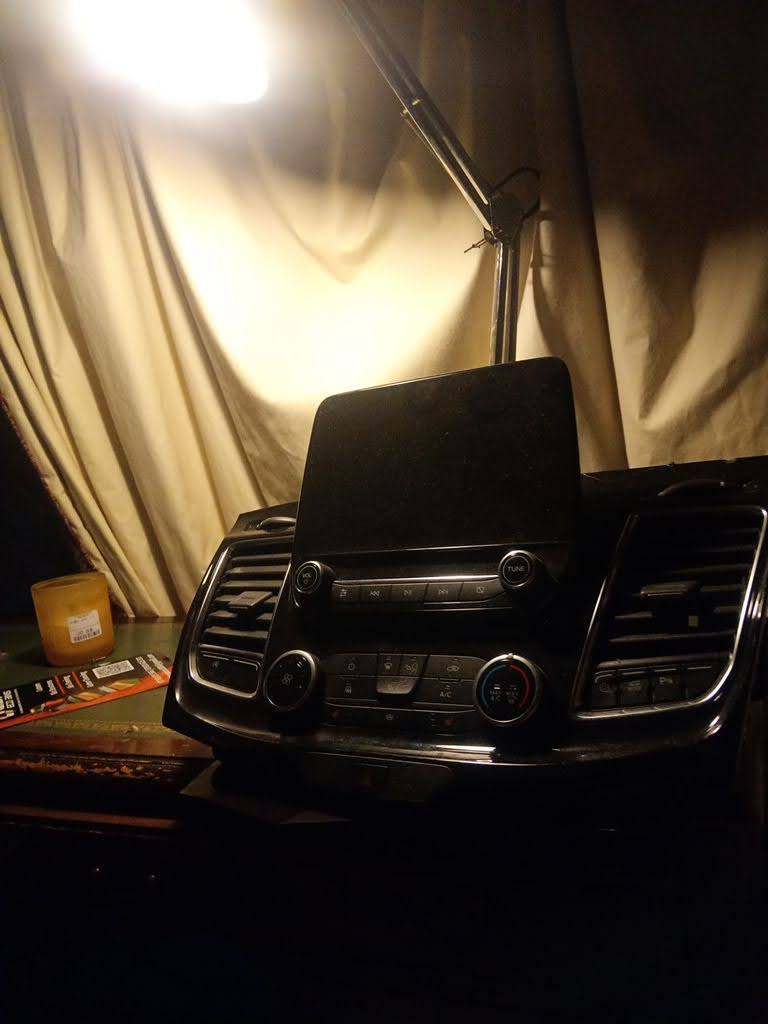 Car Infotainment System with Screen – Good Condition