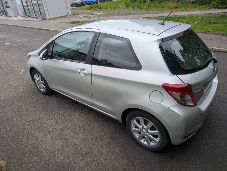 Toyota, YARIS, Hatchback, 2012, Manual, 1329 (cc), 3 doors