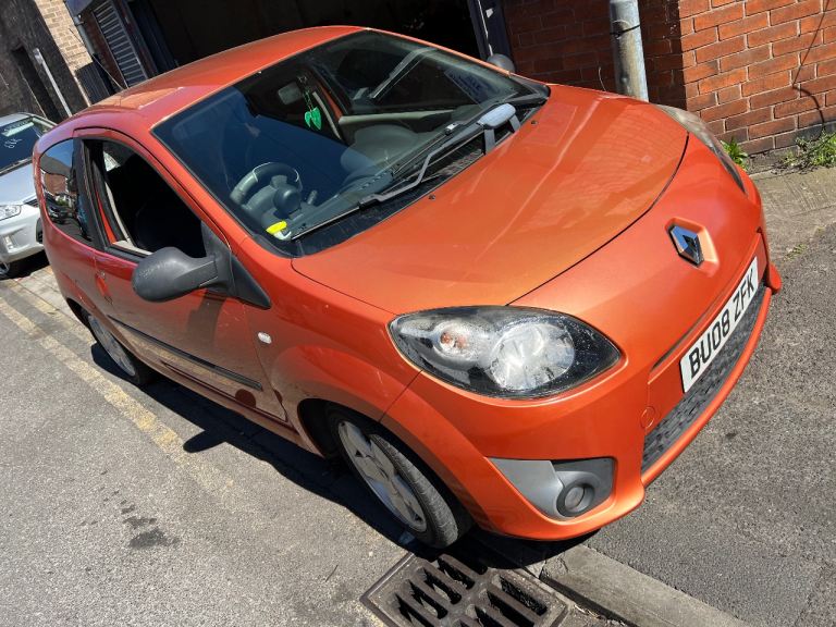  Ideal 1st car,long mot,just serviced,67k, Renault twingo 1.2
