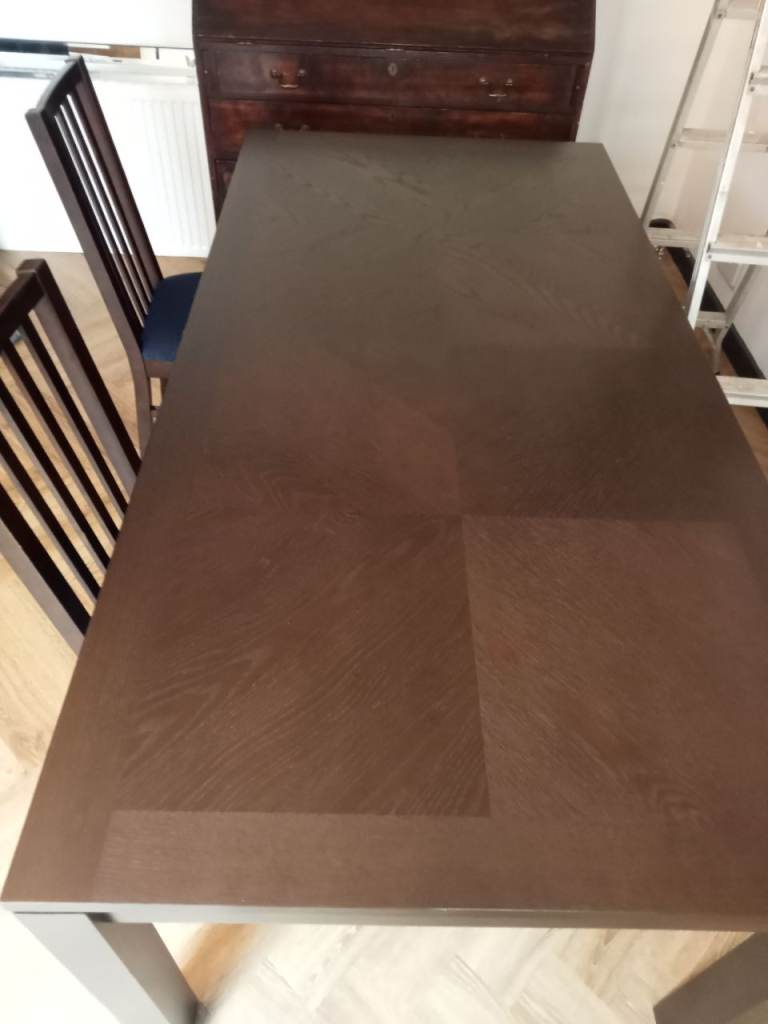 Table and chairs 