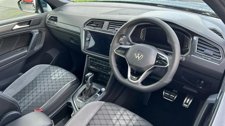 2022 Volkswagen Tiguan 2.0 TDI 200 4Motion R-Line 5dr DSG ESTATE DIESEL Automatic