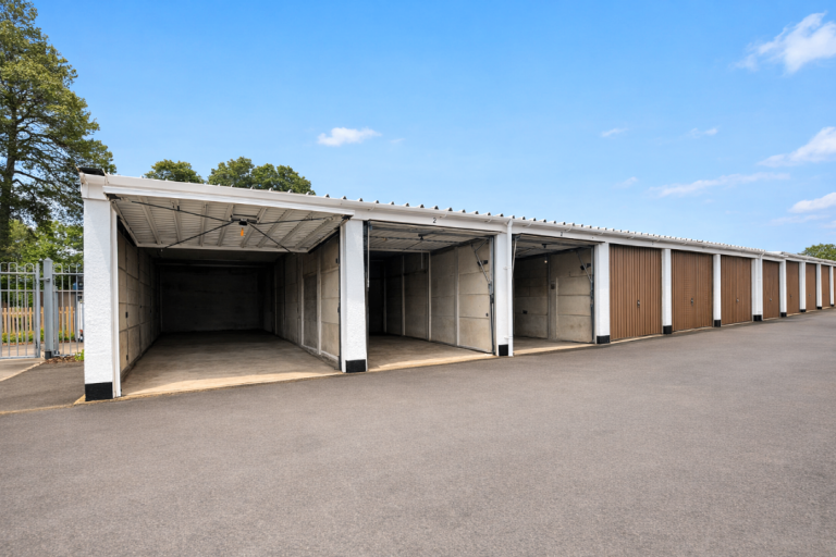 Secure Garages to Rent – Double & Triple Units Available –Safe & Accessible (Southampton)