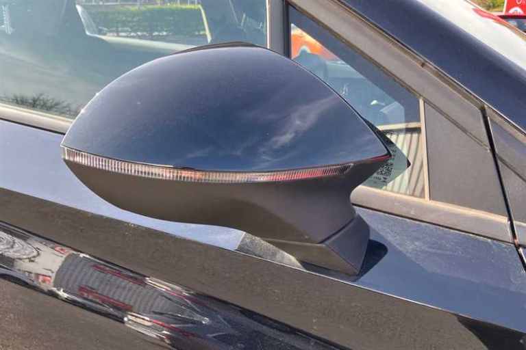 2025 MG MG4 49kWh SE Hatchback 5dr Electric Auto (170 ps) Hatchback Electric Automatic