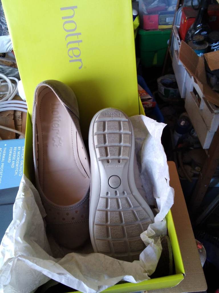 New Hotter Womens Flats – Beige, Size 4.5/5