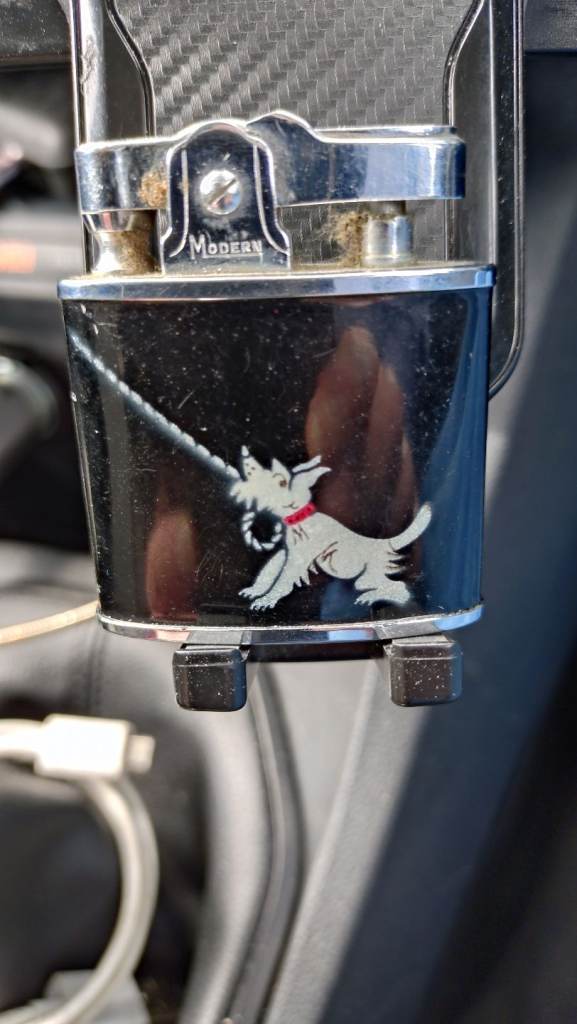 Black cigarette lighter 
