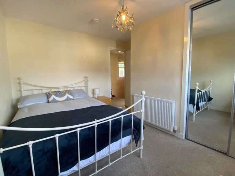 4 CONTRACTORS £200/week each. INEOS 20mins . Stirling