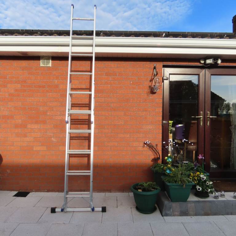 Abru Werner Aluminium Extension Ladder – Very Good Condition