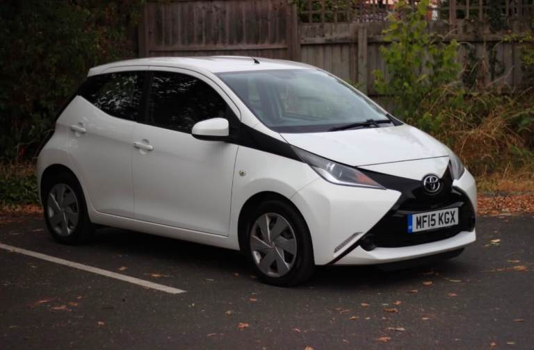 Toyota, AYGO, Hatchback, 2015, Manual, 998 (cc), 5 doors