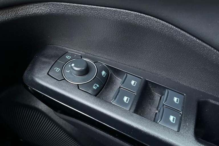 2025 Ford Puma 1.0L EcoBoost 125ps Hybrid mHEV ST-Line 5dr Automatic Automatic HATCHBACK Petrol A...