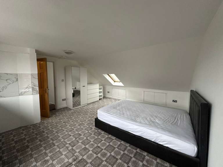 1 bedroom flat in Priory Gardens, London