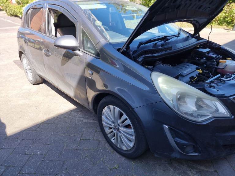 Vauxhall, Corsa D 2012 SE 1.2 petrol 5 door New Clutch/Starter Motor/Front Brakes