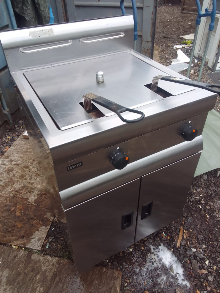 Commercial catering equipment Lincat gas fryer trailer restaurant kitchen items 