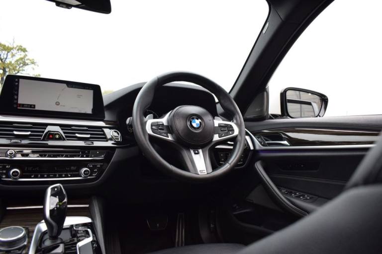 2018 Y BMW 5 SERIES 3.0 530D M SPORT TOURING 5DR DIESEL AUTO EURO 6 (S/S) (265 P