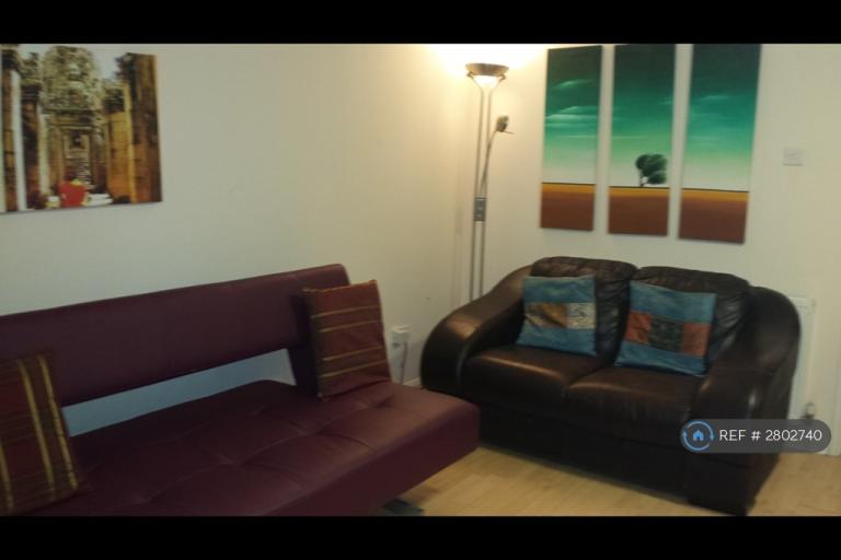 1 bedroom flat in Stovell Road, Windsor, SL4 (1 bed) (#2802740)