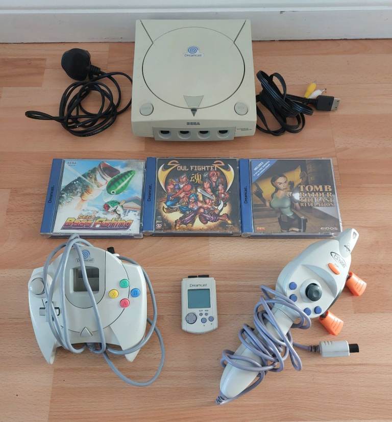 Sega Dreamcast, all leads, controller, accessories and games 