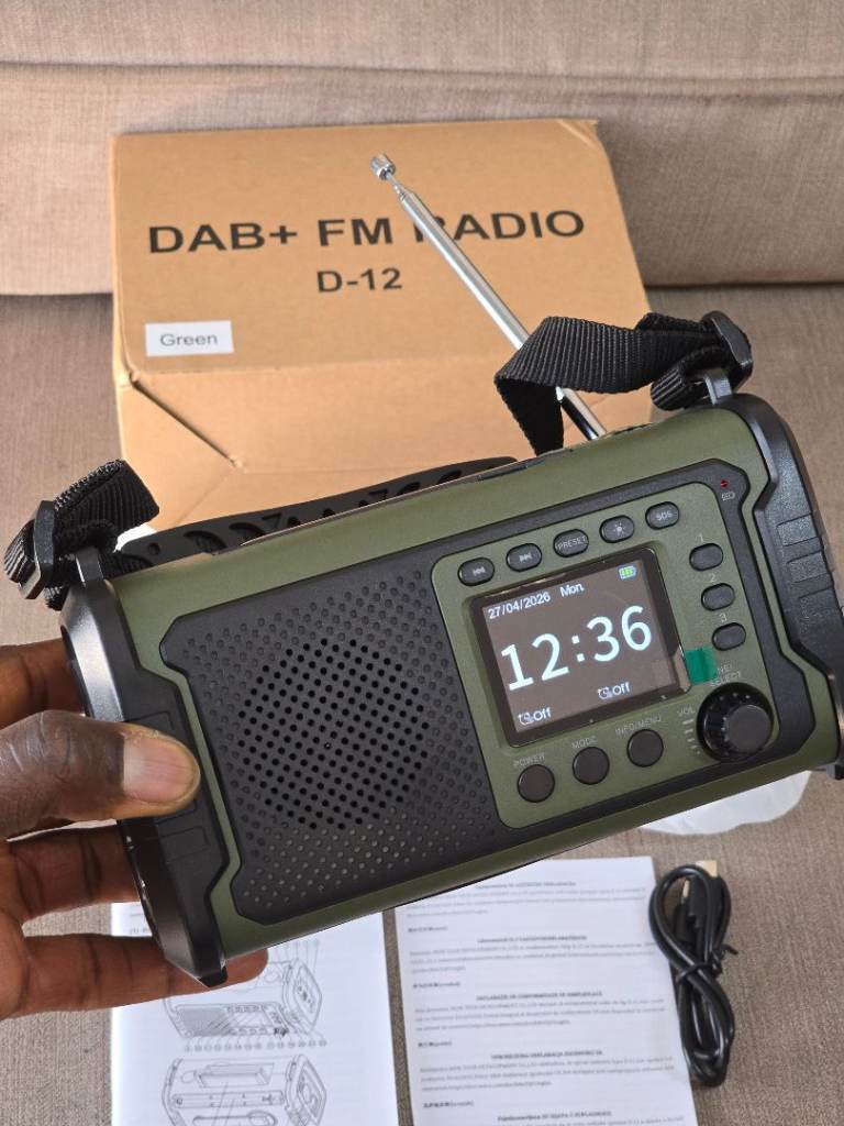 10,000mAh DAB+/DAB/FM Wind Up Solar Emergency Digital Radio With Flashlights, SOS