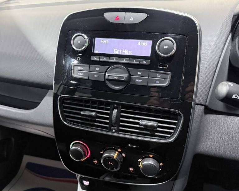 2017 Renault Clio 1.2 16V Play 5dr HATCHBACK PETROL Manual