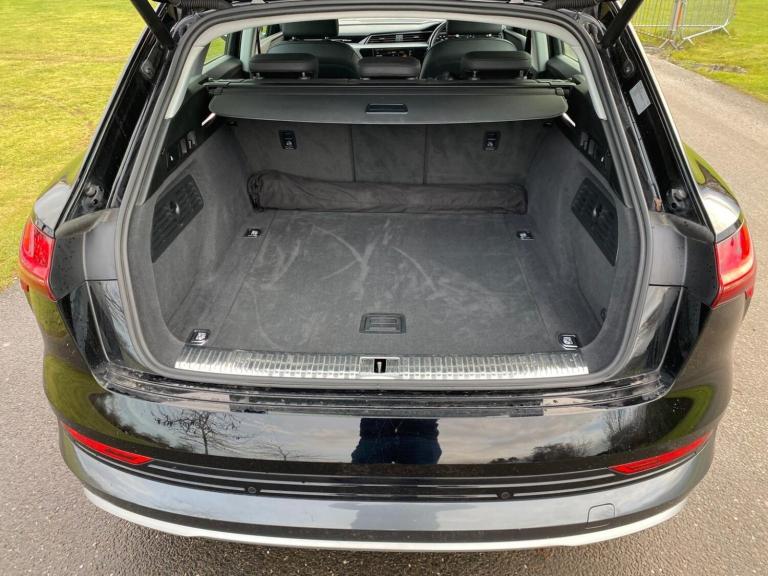 AUDI E-TRON 50 Technik 2020