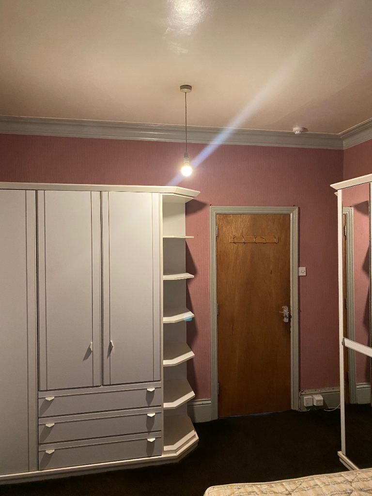 LARGE DOUBLE ROOM TO RENT, SHIPLEY BD18, INC ALL BILLS