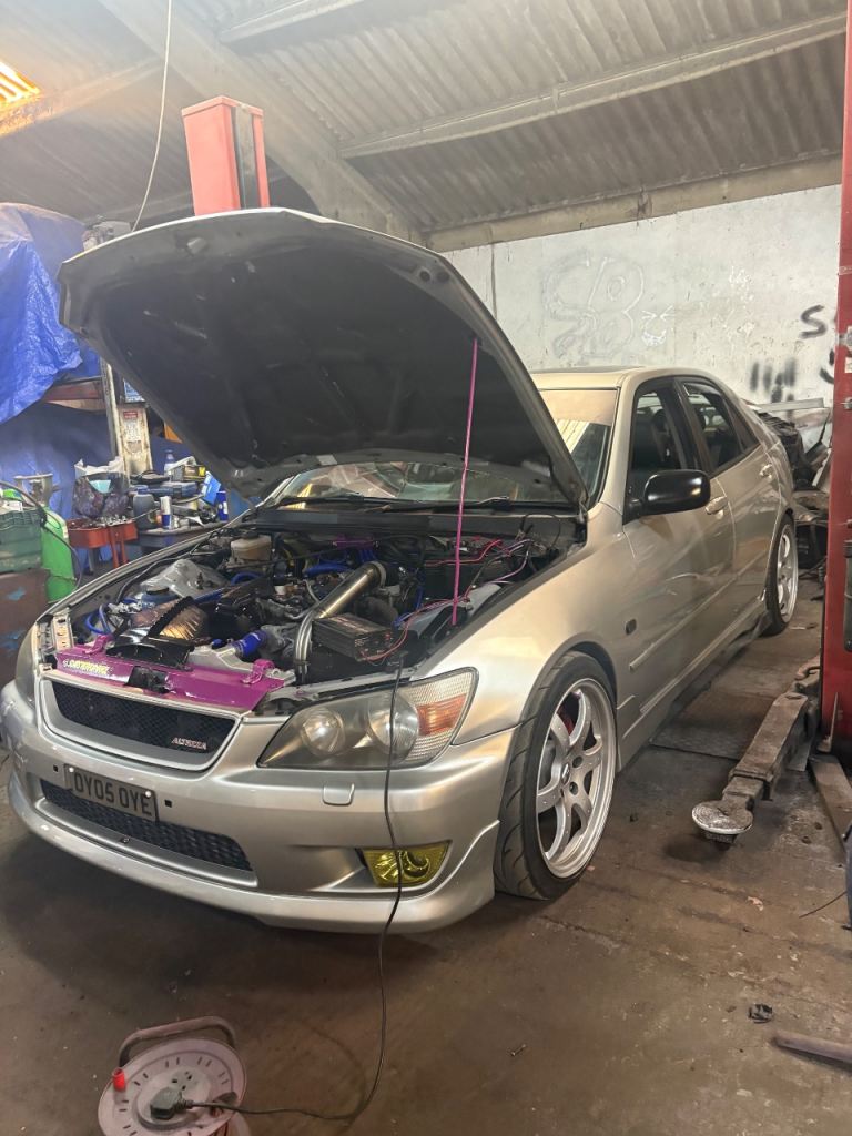 Lexus is200- toyota altezza turbo jdm
