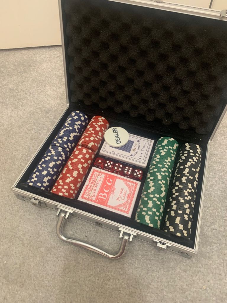 Poker Set 200 Chips Aluminium Case Cards Dice Dealer Button – Immaculate Condition