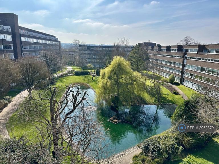 2 bedroom flat in Fair Acres, Bromley, BR2 (2 bed) (#2952379)