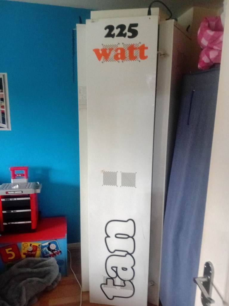 Sunbed 225 Watt Tanning Booth – Good Condition