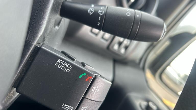 2021 Nissan NV300 30 L2 Diesel 2.0 dCi 120ps H1 Acenta Van Van Diesel Manual