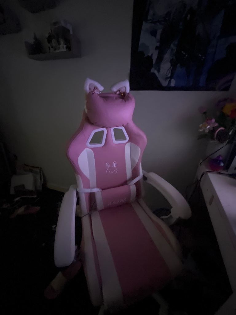 Pink & White Gaming Chair with Cat Ears – Good Condition