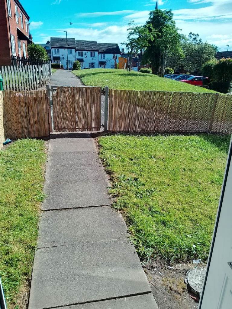 3 bed house (read add)