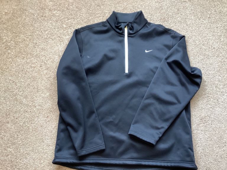 Men’s Nike golf top