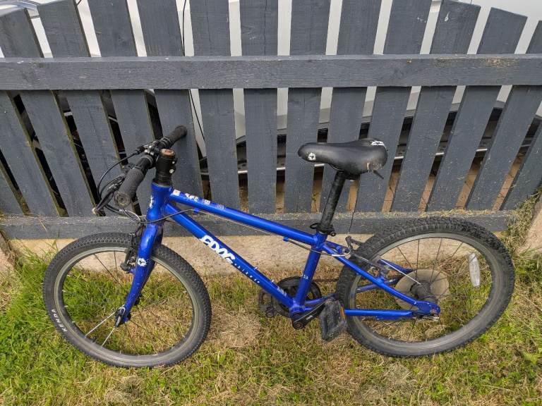 Blue frog kids mountain bike for 5-6 yr old