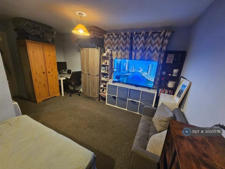 Studio flat in Brackenwood Mews, Wilmslow, SK9 (#3005576)