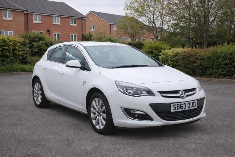 Vauxhall, ASTRA, Hatchback, 2014, Manual, 1956 (cc), 5 doors