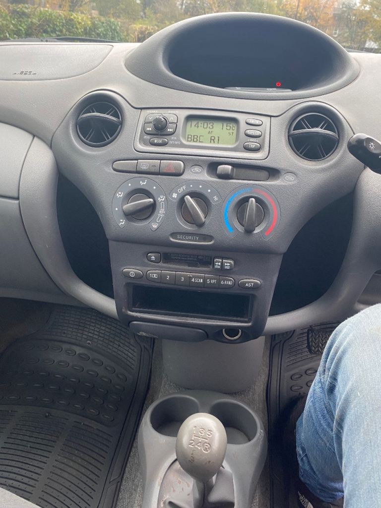 Low mileage Toyota, YARIS, Hatchback, 2002, Manual, 998 (cc), 3 doors