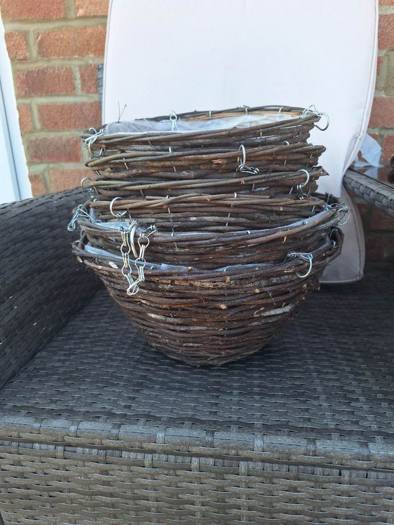 Set of 5 New Hanging Baskets with Chains – Brown Wicker