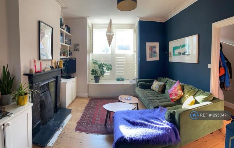 4 bedroom house in Brownlow Road, London, NW10 (4 bed) (#2950471)