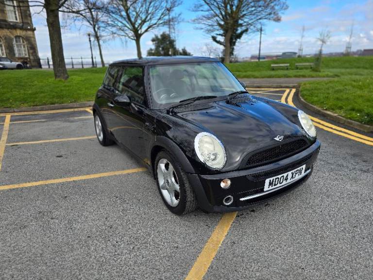 Mini cooper 1.6 04reg spares or repair 
