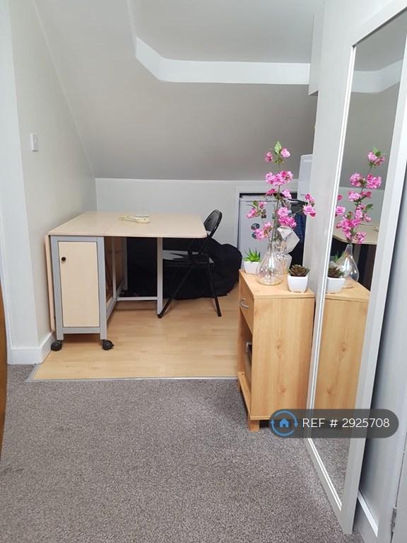 1 bedroom in Walford Road, Uxbridge, UB8 (#2925708)