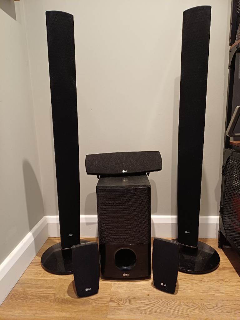 6 LG Wired speakers with sub woofer