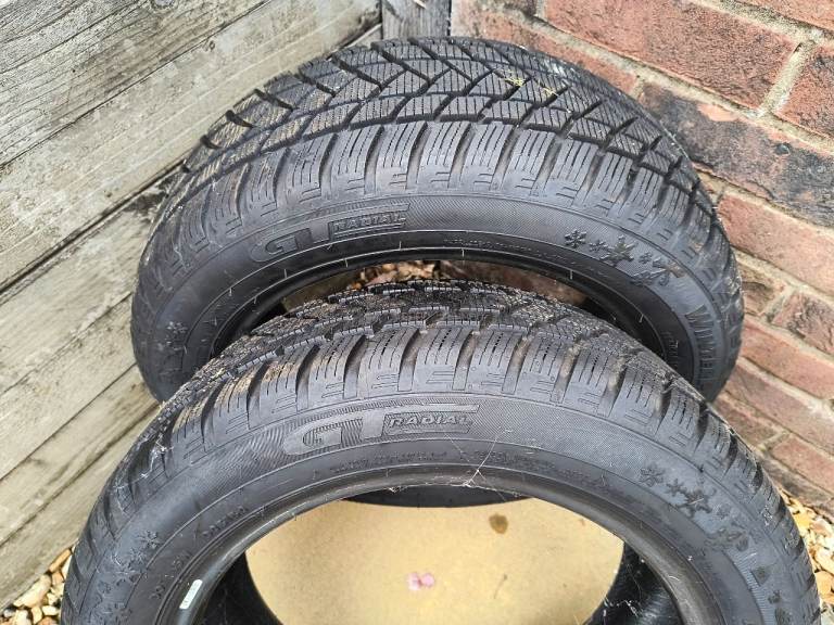 Pair of 185 x 55 R15 tyres new