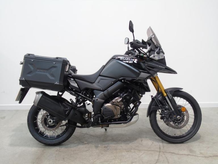 2024 Suzuki V-STROM 1050 DE in Glass Sparkle Black with Panniers