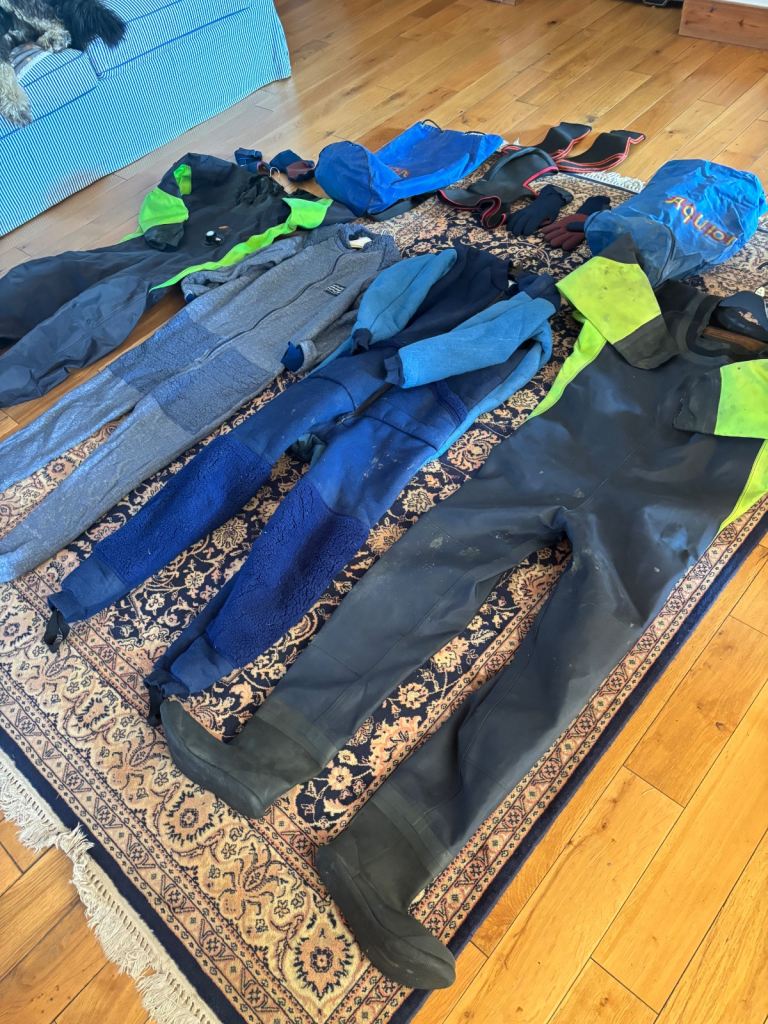 Divers dry suits & accessories