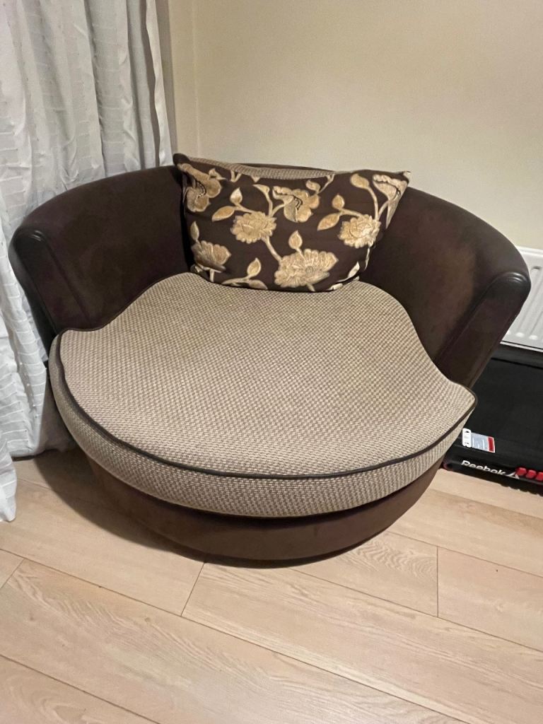 Round swivel cuddle sofa 