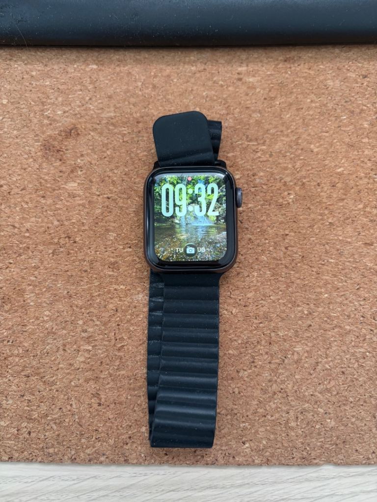 Apple Watch Series 6 GPS - Black, Good Condition