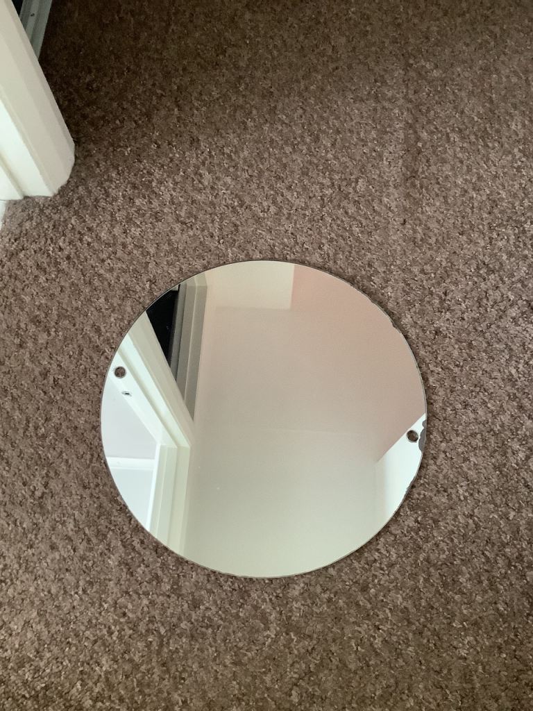 Round mirror. Diameter 18 inches