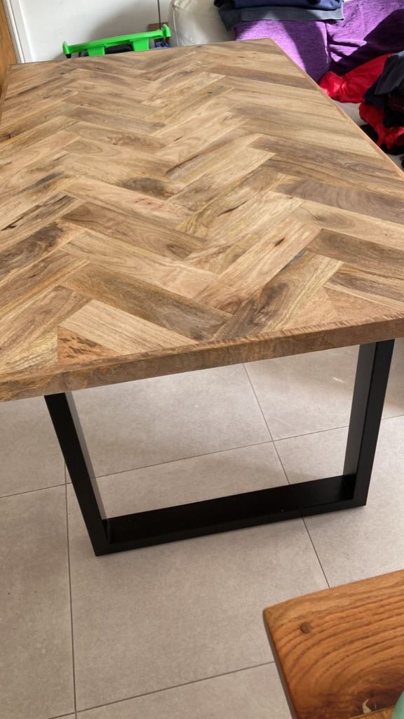 Rectangle solid mango wood dinning table- herringbone 