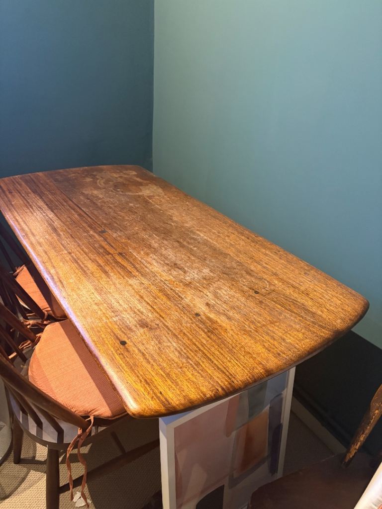 Vintage dining table and 4 Windsor chairs 